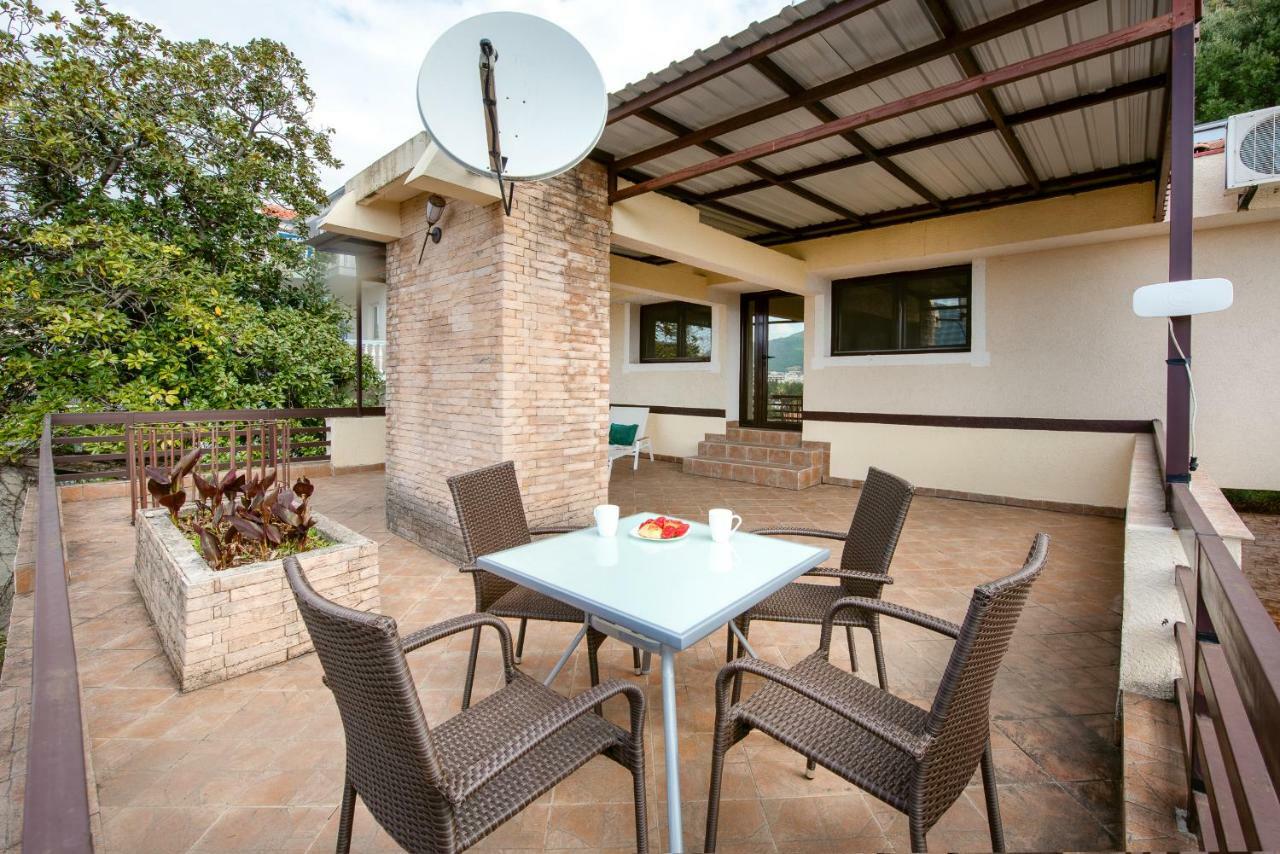 Milana Villa *